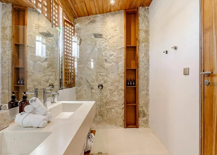 Brand New 3br Designer - Heart Of Villa *